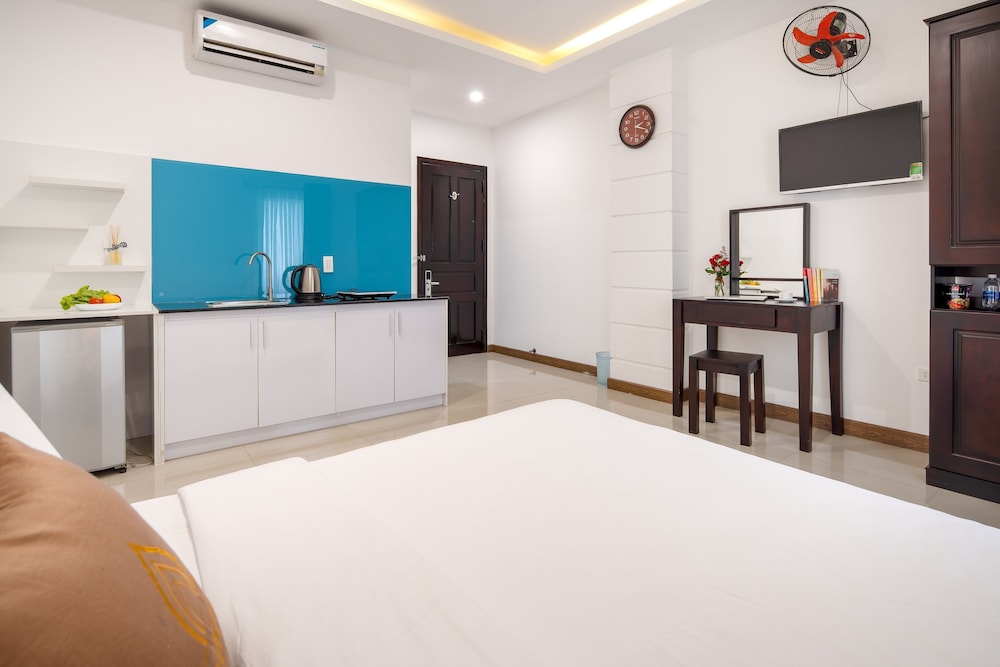 Phuong Dong Hotel & Apartment 30/35