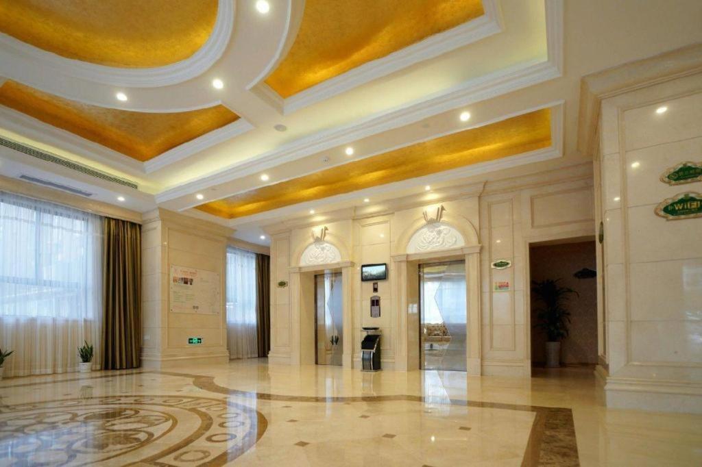Vienna Hotel (Shanghai Hongqiao International Exhibition Center Huaxin) 11/28