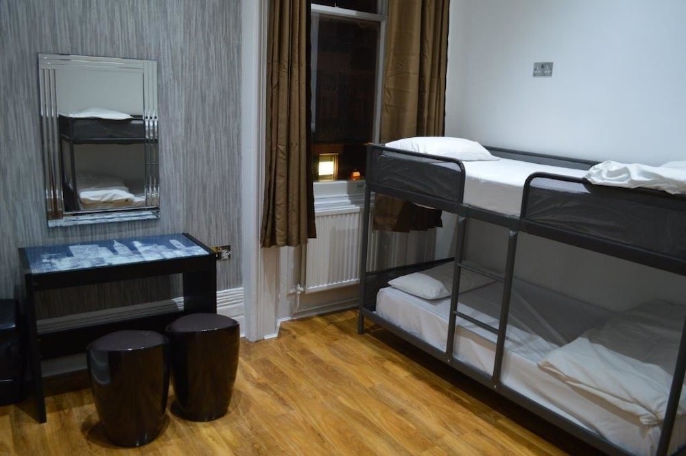 The Londonears Hostel 9/16