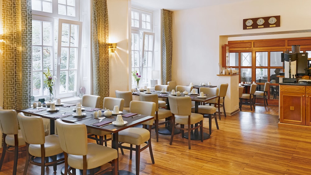 Hotel Furst Bismarck 39/43