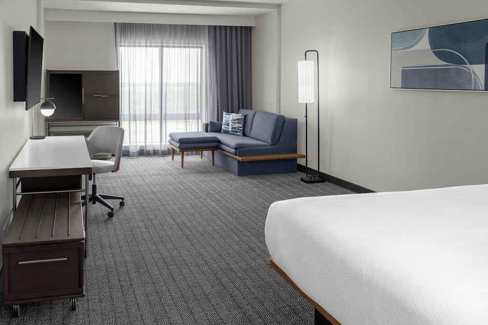 Courtyard By Marriott Sherman 15/45