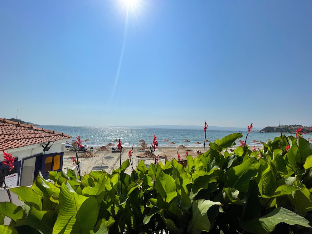 8 Rooms Boutique Hotel 46/50
