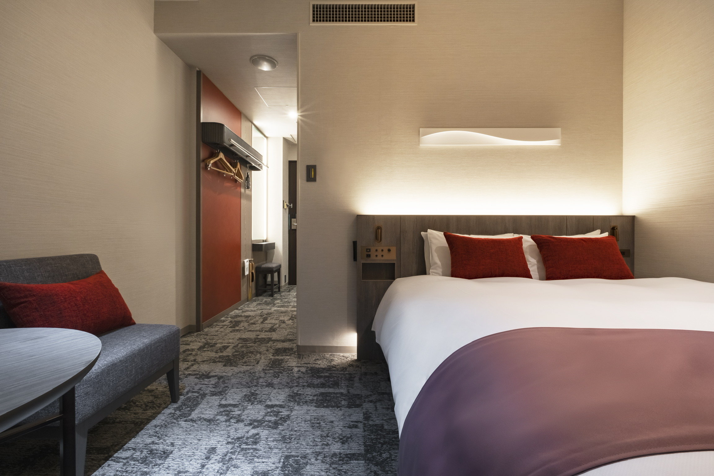 MODERATE, DOUBLE BED