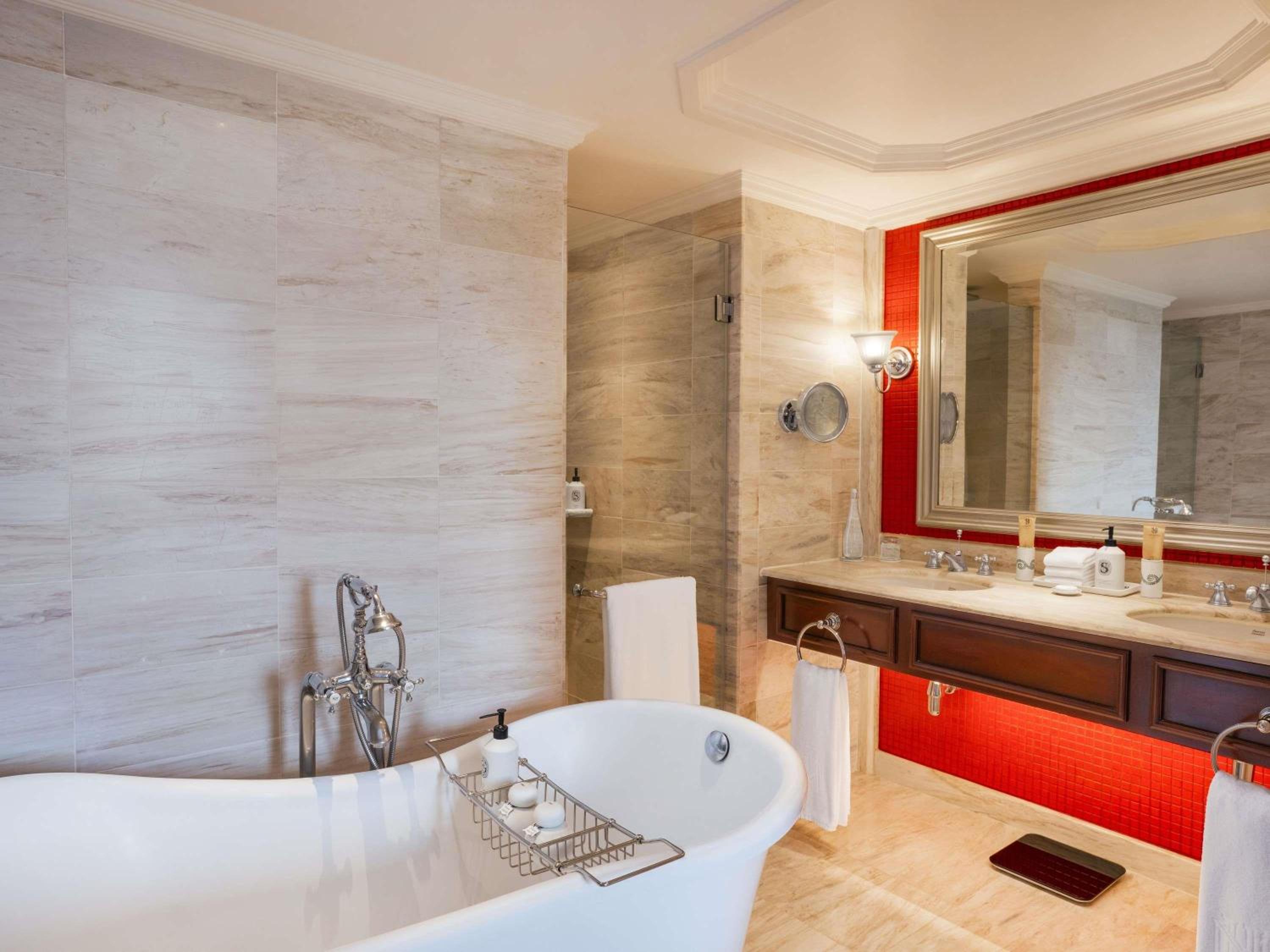Prestige, Suite, King Bed, Lounge Access, Opera Wing، Sofitel Legend Metropole Hanoi Hotel 5/6