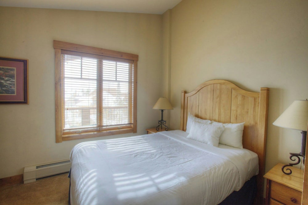 Condominium, Studio, Queen Bed, Sofa