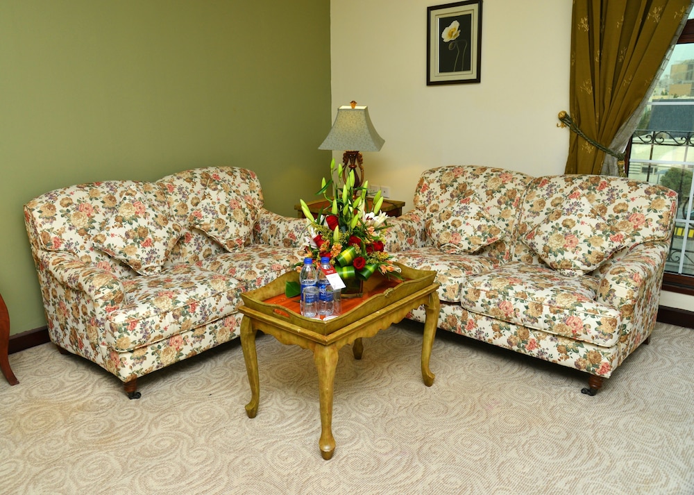 The Convention Center Royal Suites Hotel 29/50