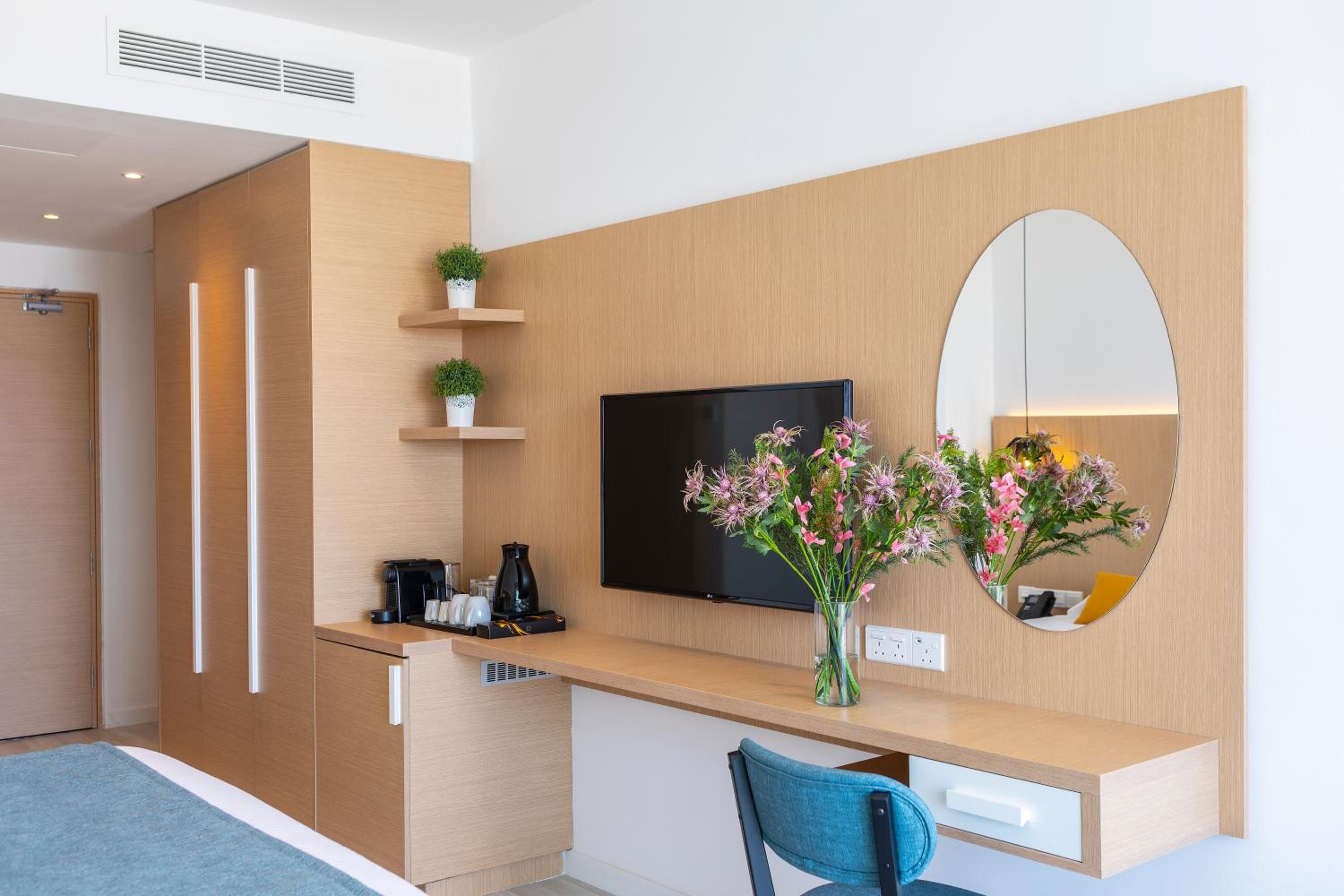 ROOM, DOUBLE OR TWIN BED, SEA VIEW