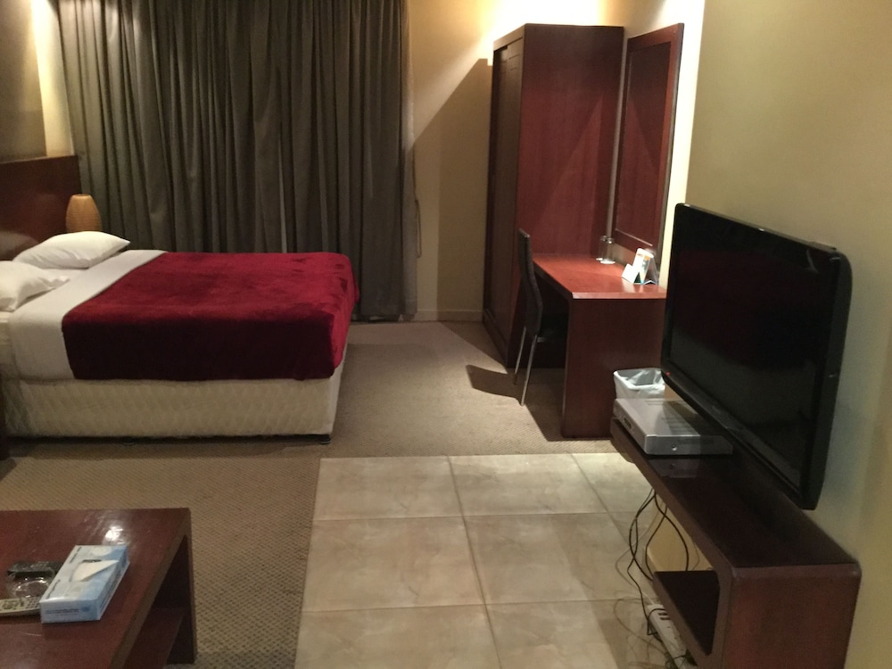 Continental Suite Farwaniya 6/20
