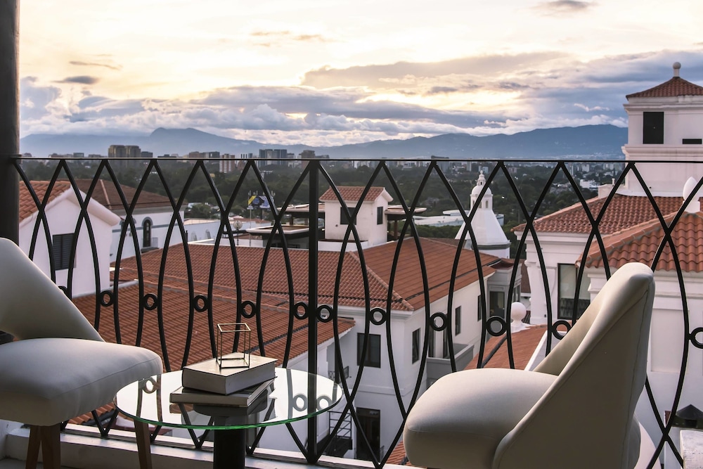 AC HOTEL BY MARRIOTT GUATEMALA CITY 26/45