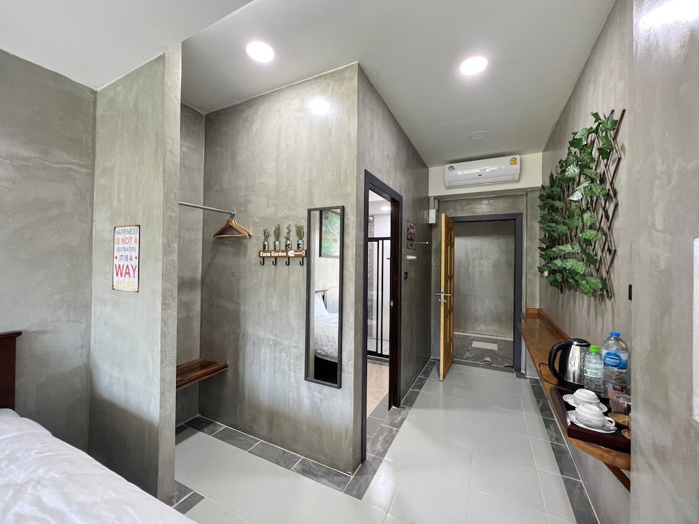 Baan Alisa Bed And Breakfast 50/50