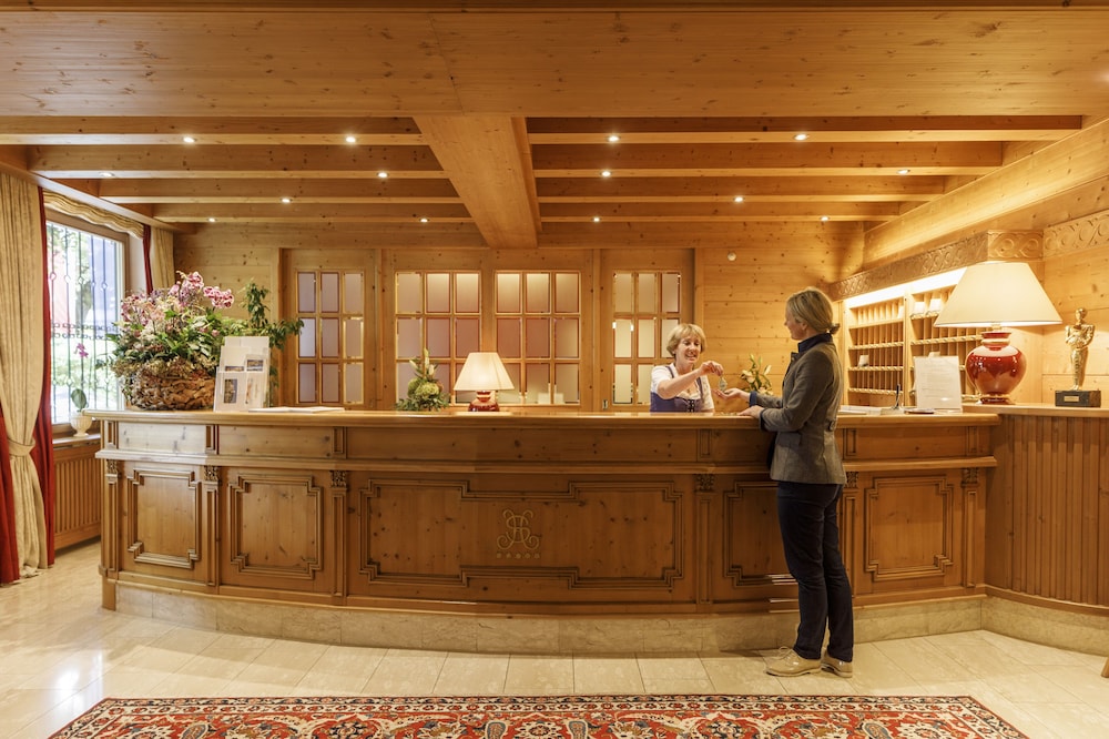 Hotel Salzburgerhof 5/50