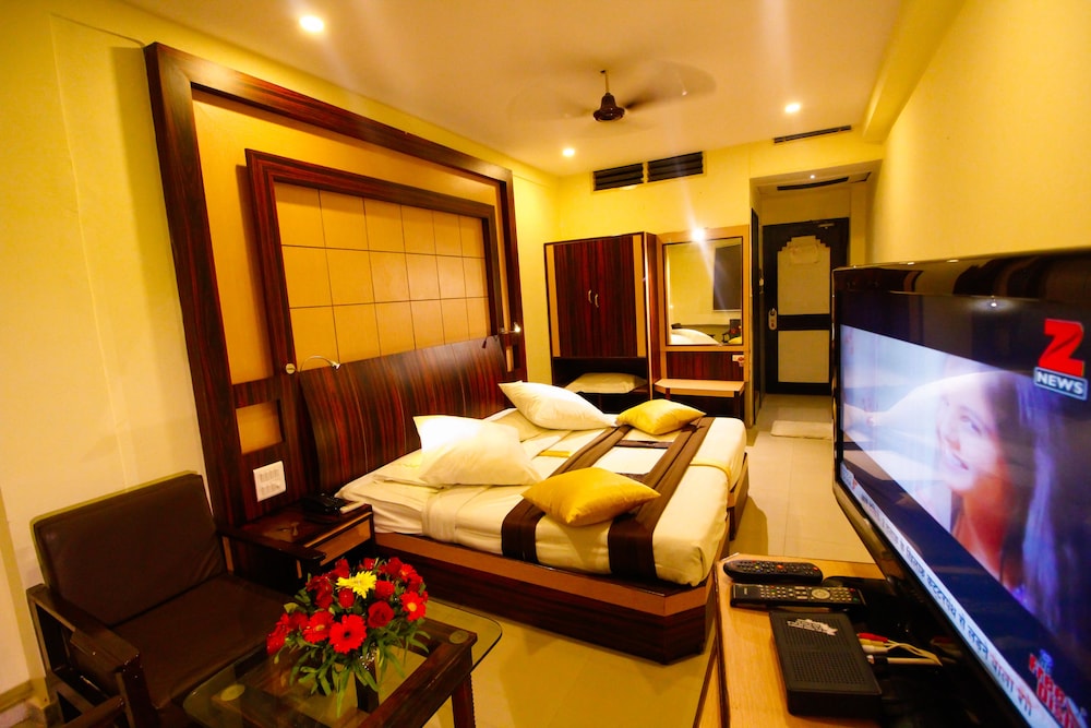 HOTEL RISHI REGENCY 16/32