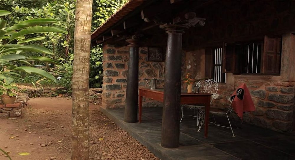 Elephant Valley Eco Farm Hotel 52/54