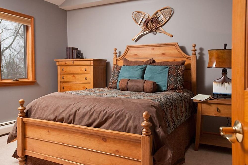 Pines, 4 People, 2 King Beds, Single Bed, 2 Queen Beds
