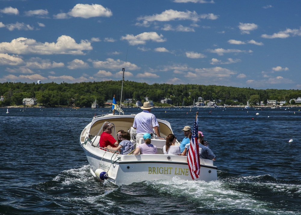 Spruce Point Inn Resort Spa 38/40