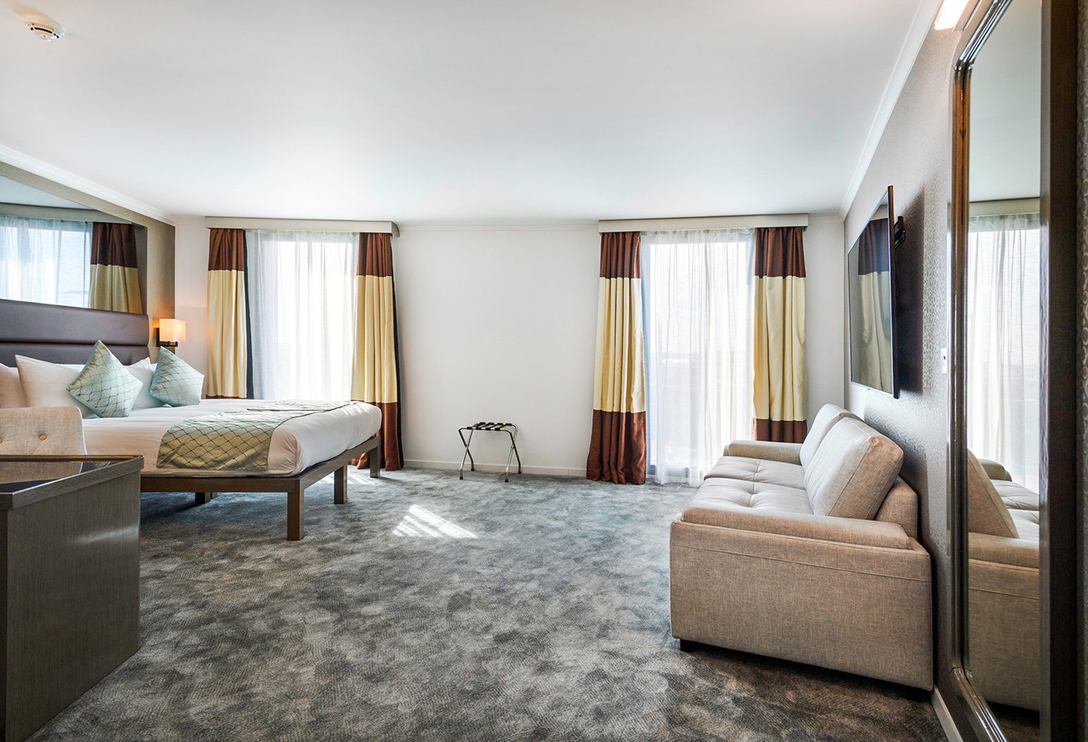 Atrium Hotel Heathrow 9/19