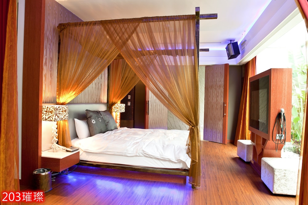 Bali Motel 12/75