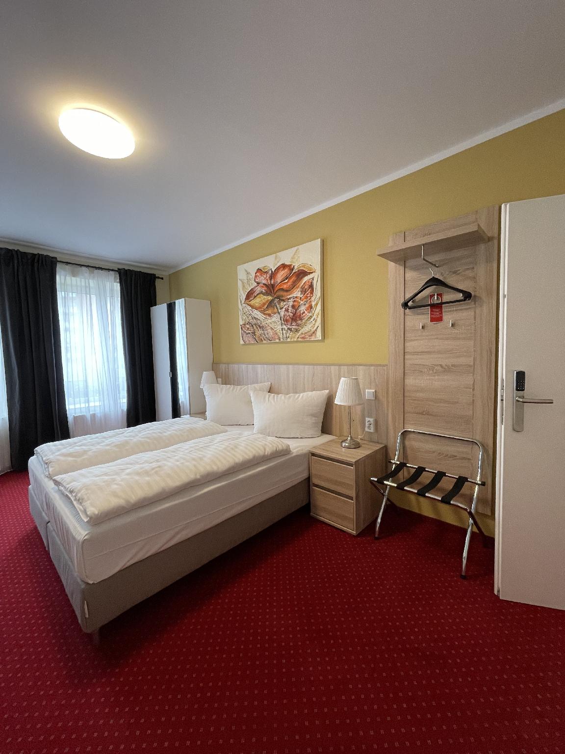 Semi Room, Superior, Semi Double Bed