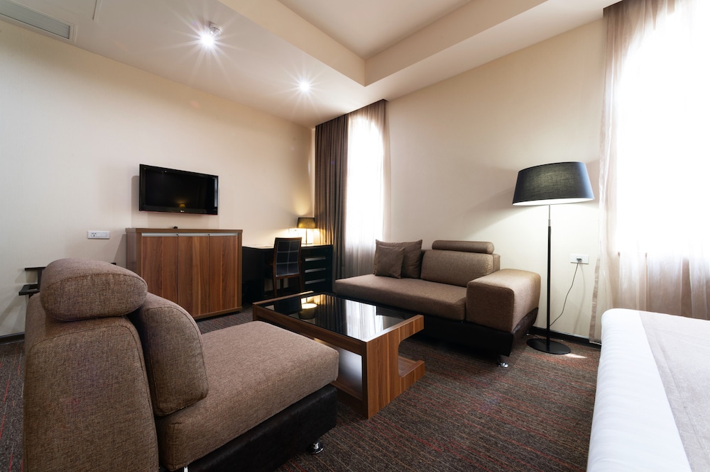 Bass Boutique Hotel 36/55