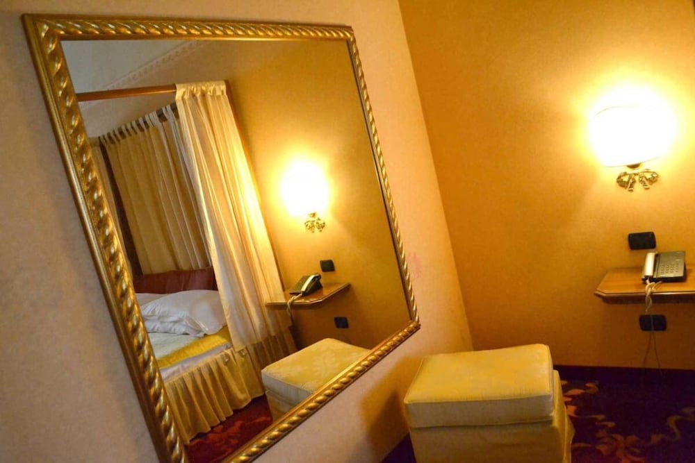 Hotel Don Carlo 25/50