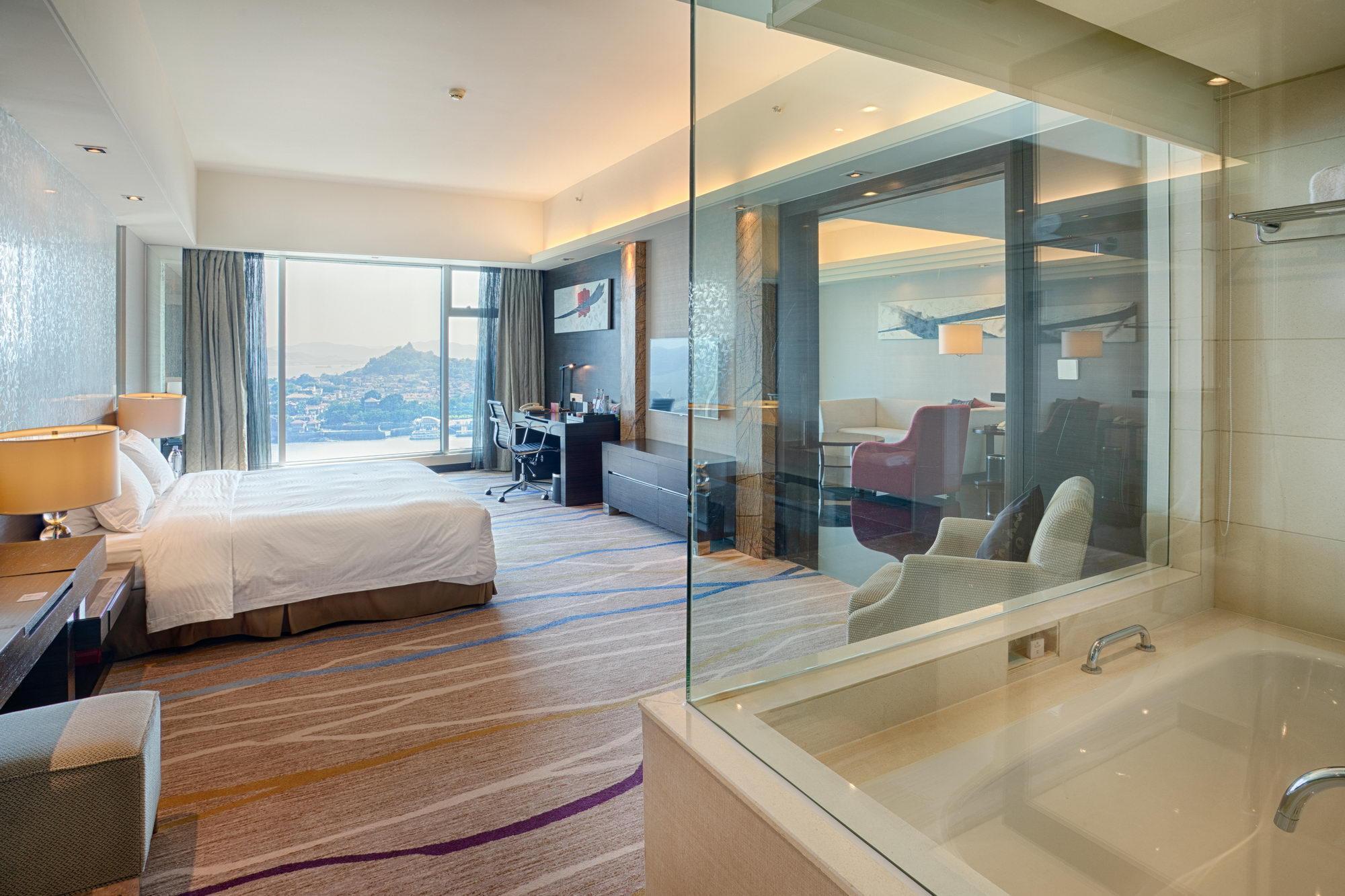 Residence, Suite
