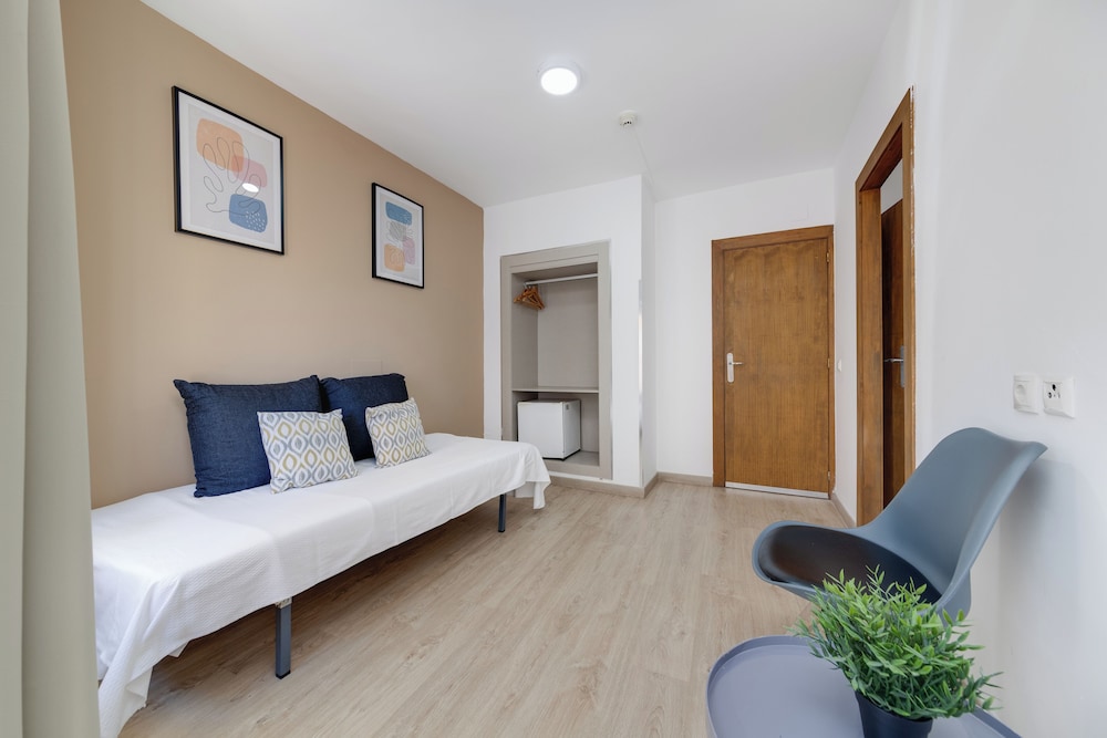 Madrid Hotel 30/73