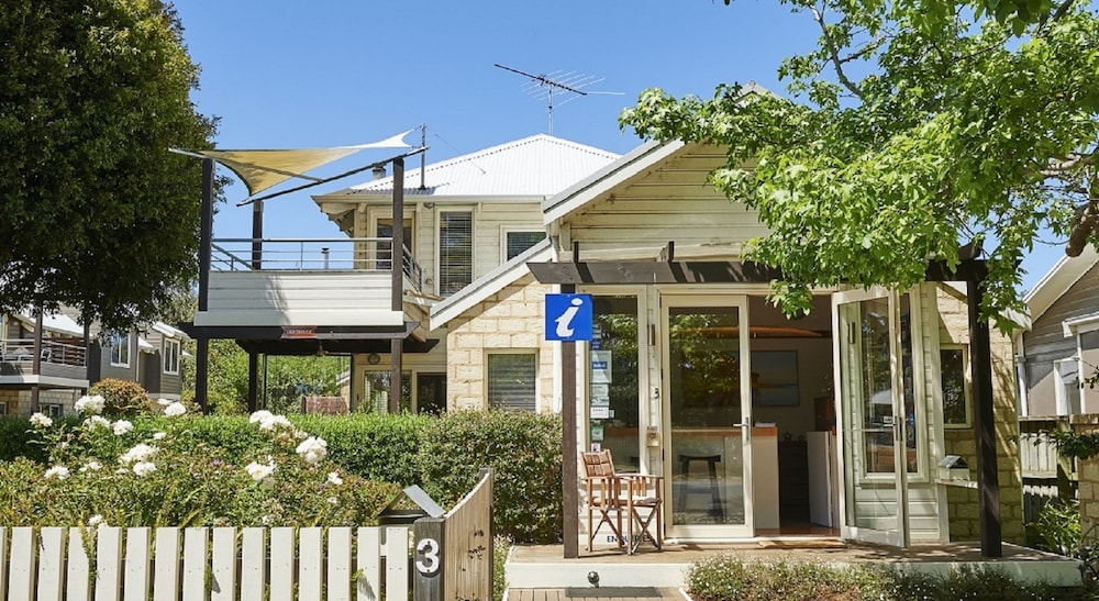 SEAHAVEN VILLAGE 4/68