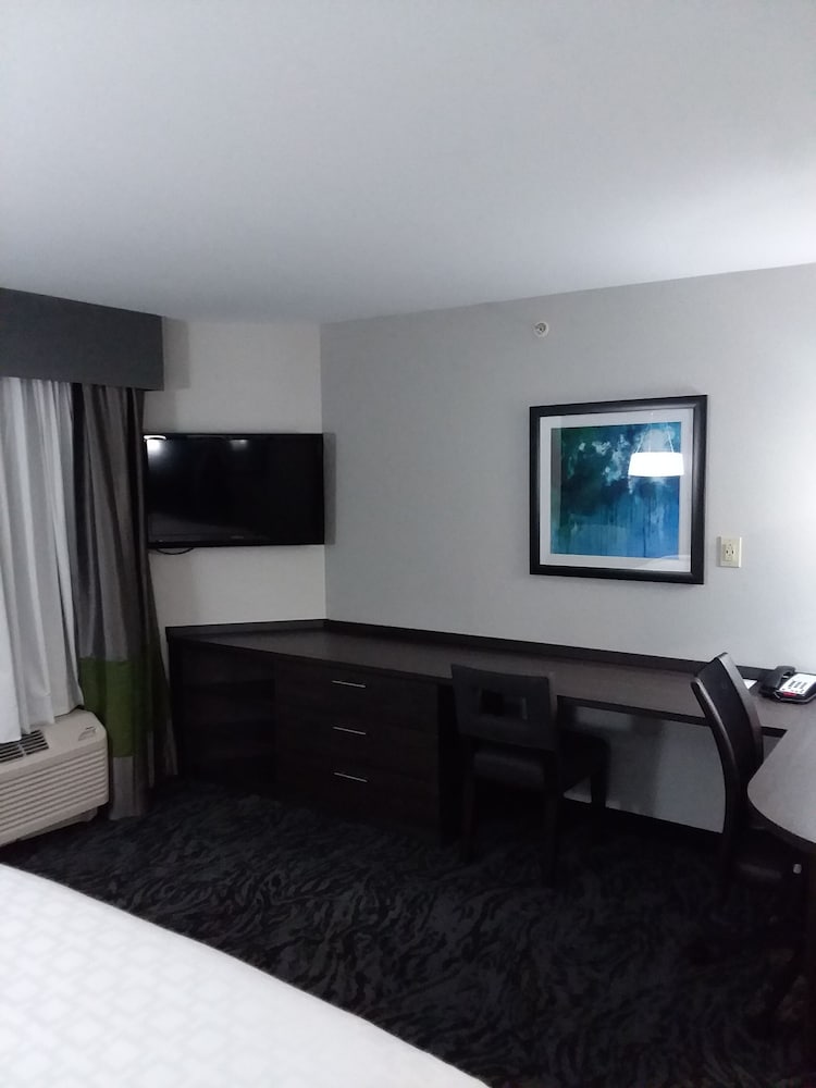 Candlewood Suites Knoxville Airport-Alcoa 33/73