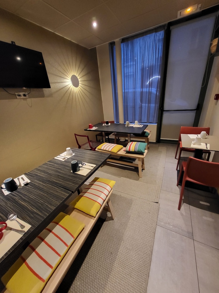 Accueil Hotel Paris Pigalle Montmartre 35/61