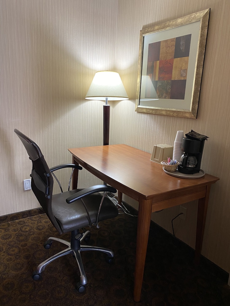 Royal Pacific Motor Inn 41/59