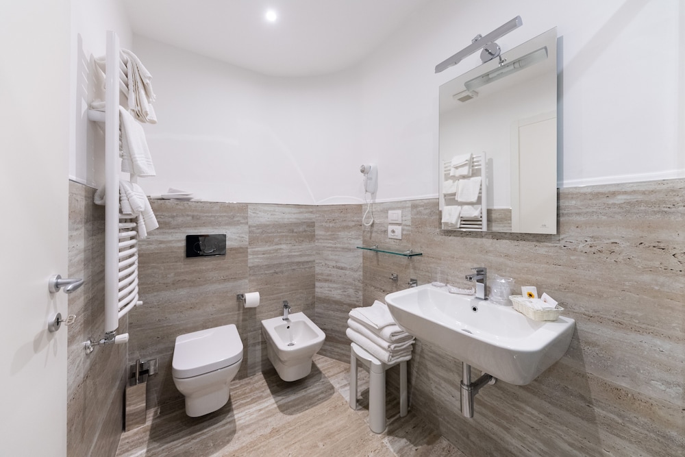 Miramare Hotel 40/42