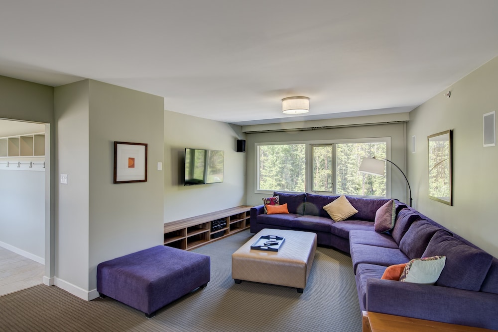 Juniper Hotel 52/70