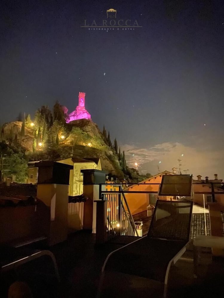 Albergo La Rocca 47/50