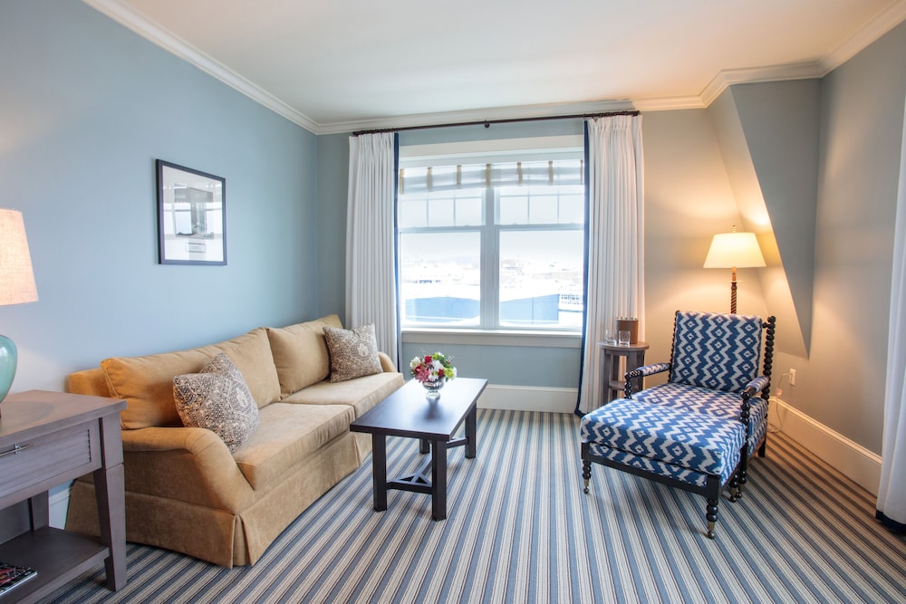 Beauport Hotel Gloucester 27/40
