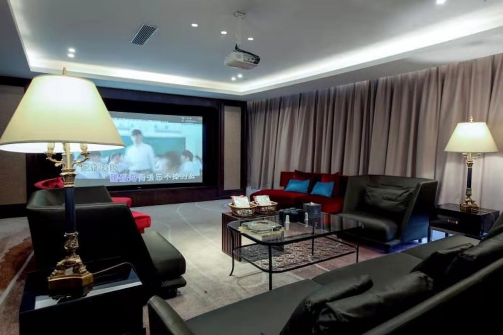 Elite Polink Global Hotel 15/16