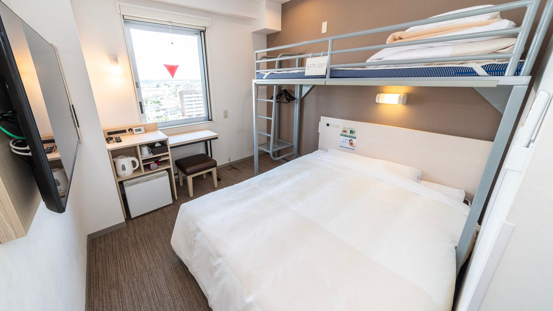 Standard, Twin Beds