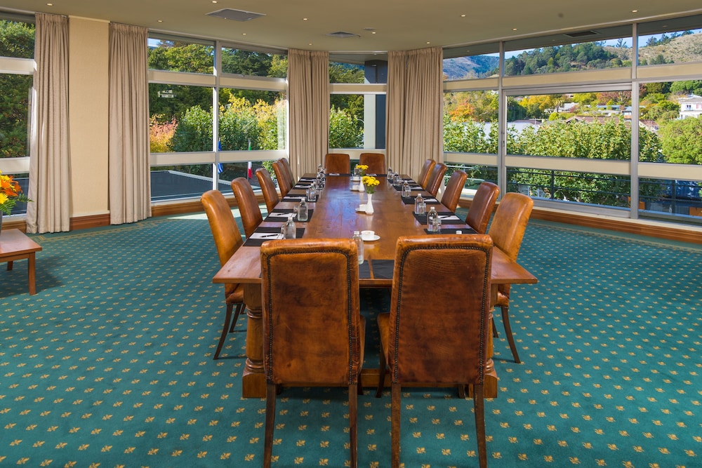 Rutherford Hotel Nelson 62/64