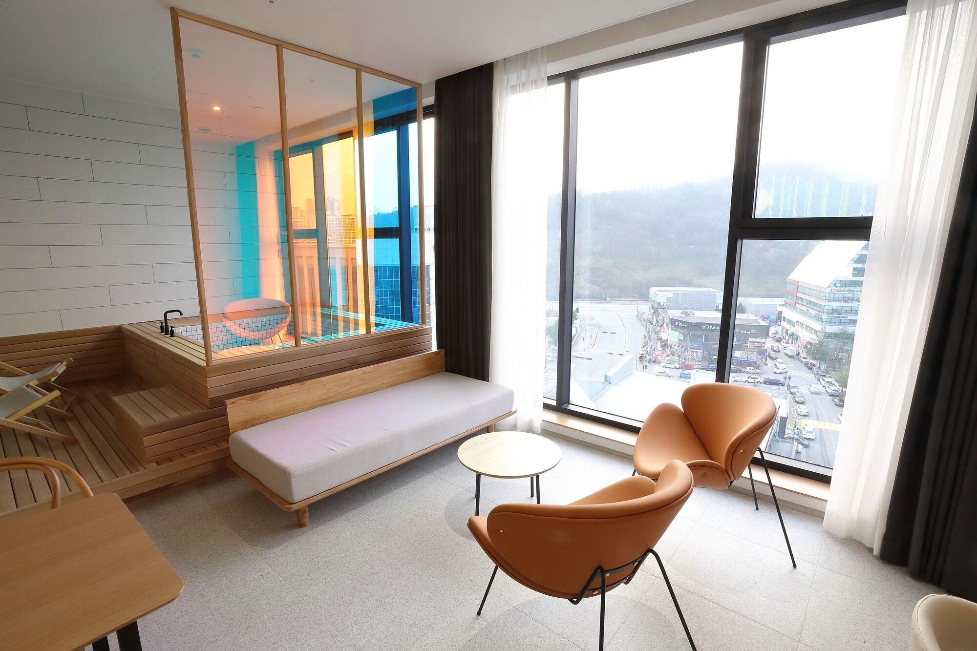Orchid Hotel 35/50
