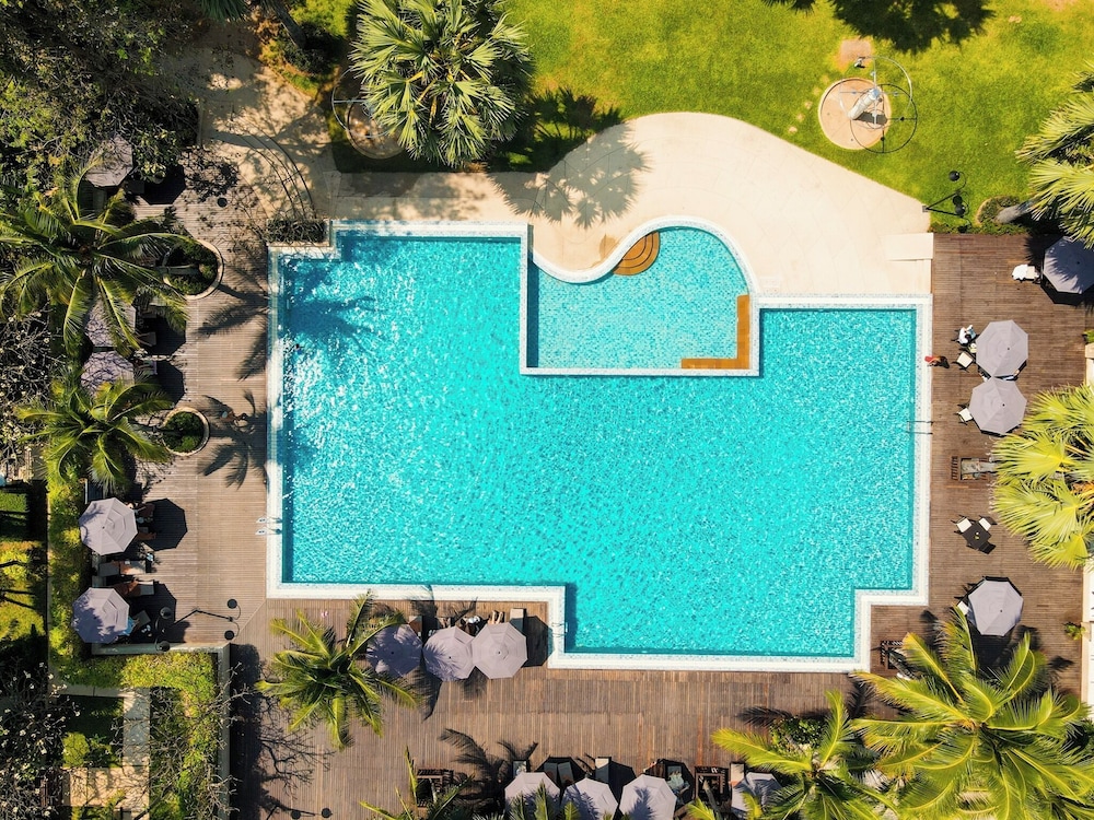 Ravindra Beach Resort and Spa 42/76