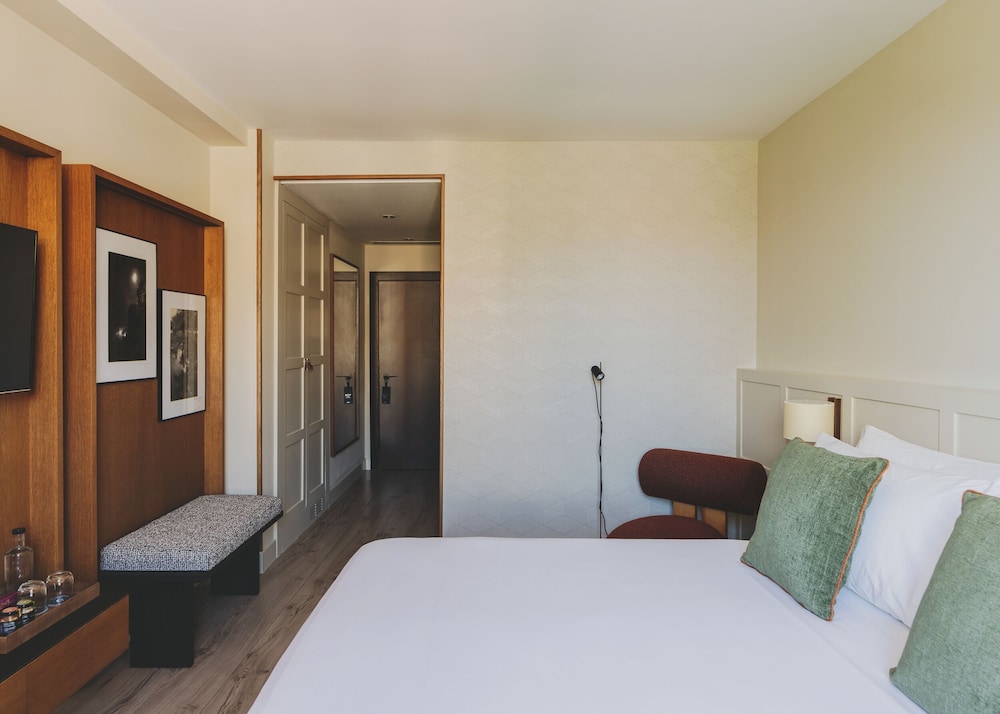 EXTERIOR, SUPERIOR, SINGLE, DOUBLE BED
