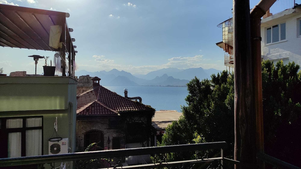 Antalya Inn Boutique Hotel 32/34