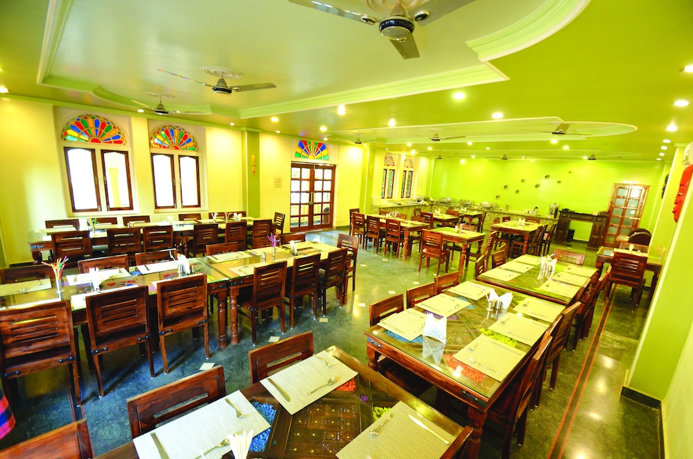 RAJ PALACE 32/50