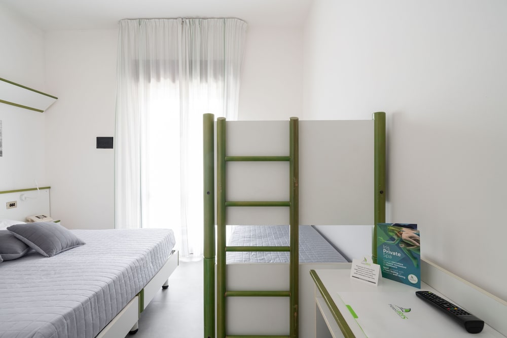 Hotel Iris 17/76