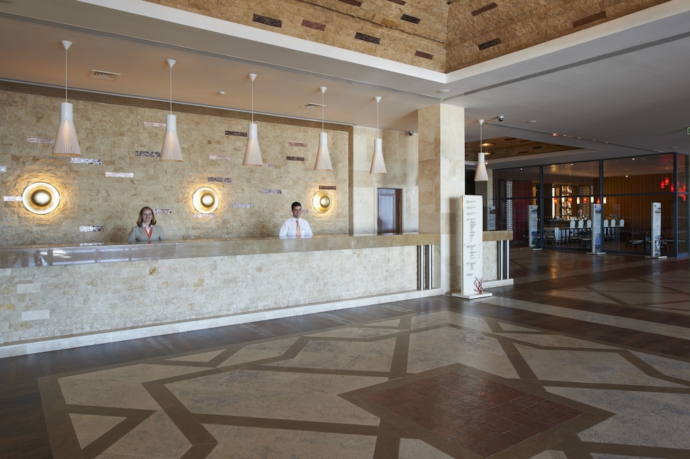 Real Marina Hotel & Spa 5/83
