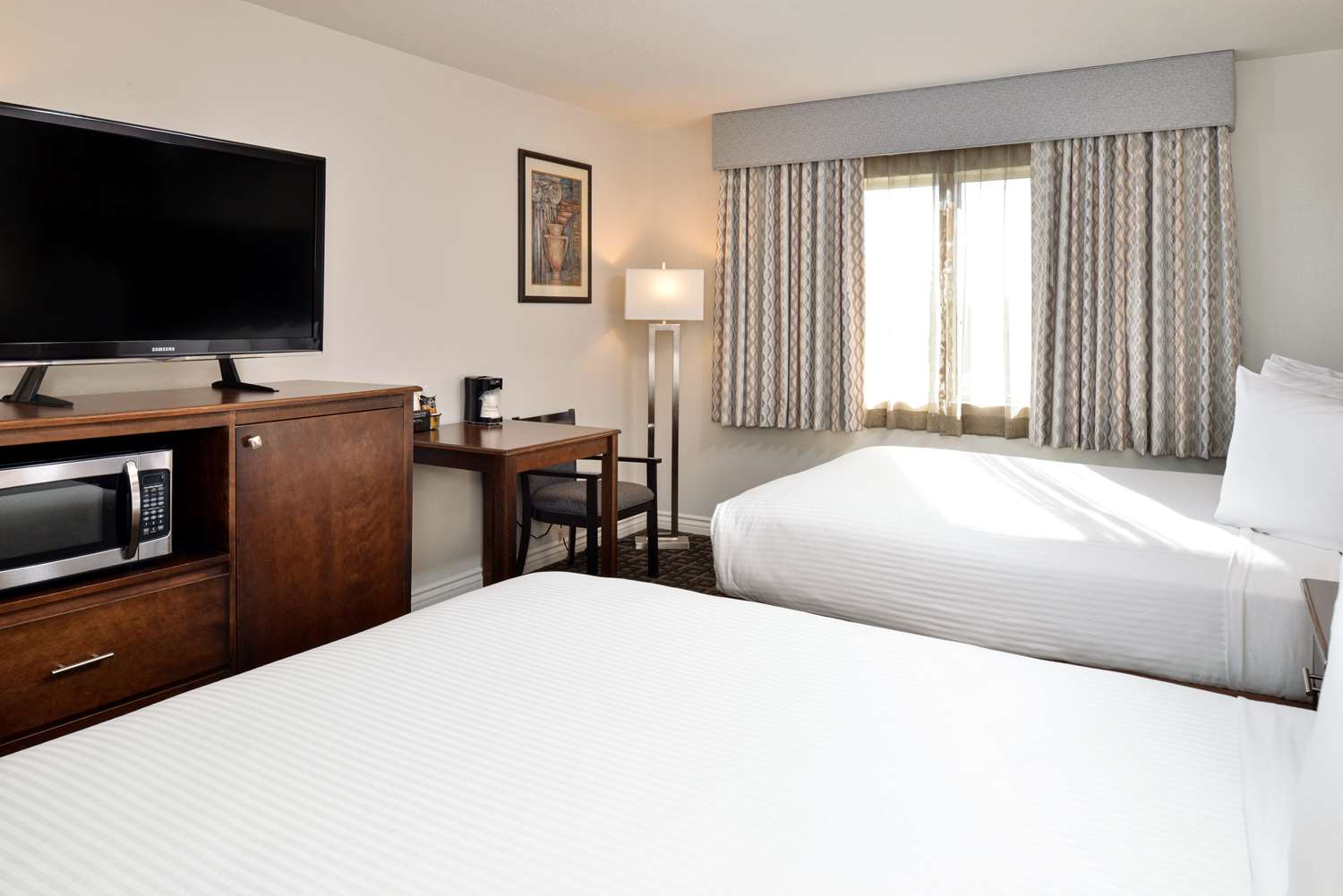 Best Western Kettleman City Inn & Suites 24/45