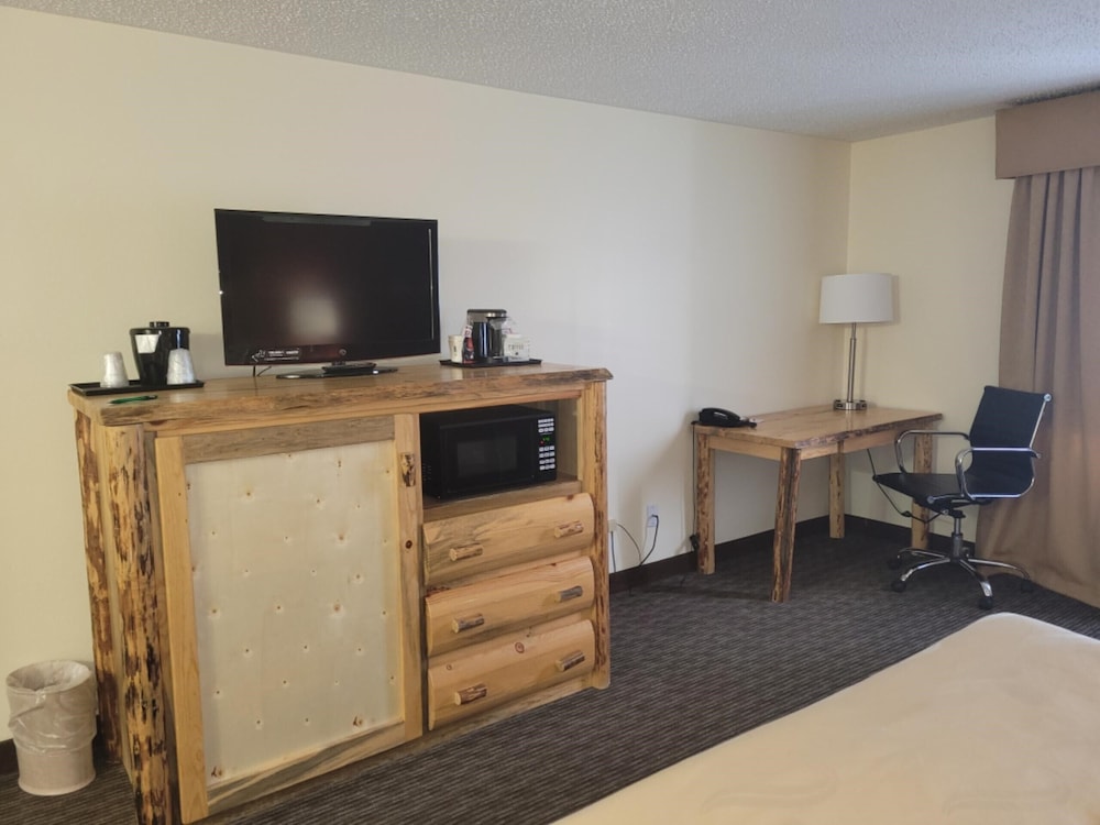 Studio6 Suites Butte, MT I-90 I-15 40/42
