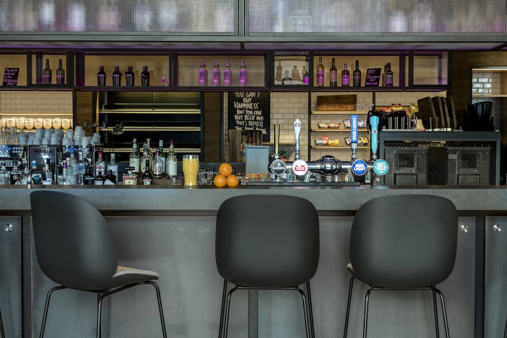 MOXY LONDON STRATFORD 24/42