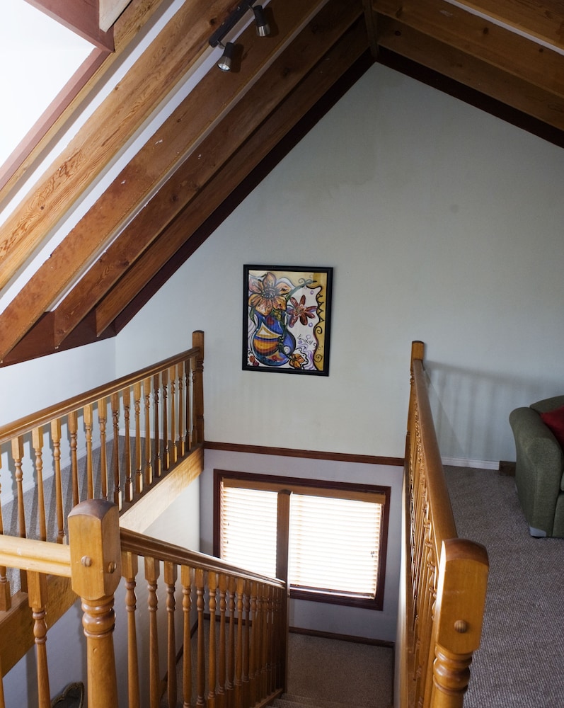 Ainslie Manor Bed and Breakfast 49/66