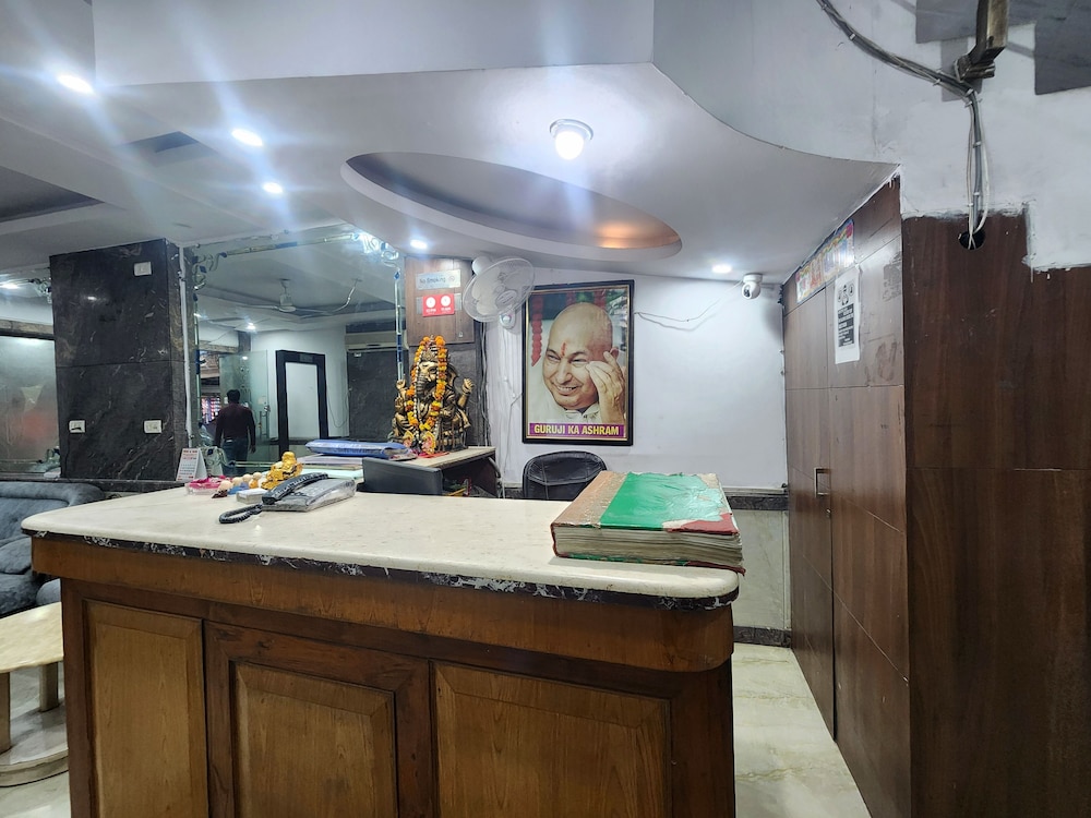 Oyo Rooms 760 Karol Bagh Metro Station 10/50