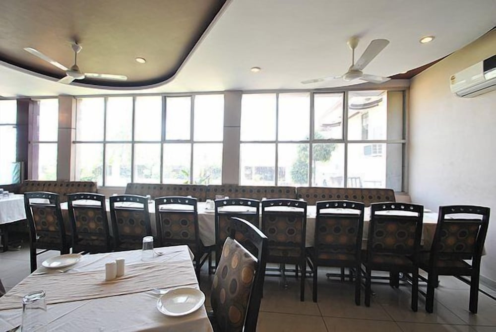 Classic 7 Hotel &amp; Restaurant 17/43